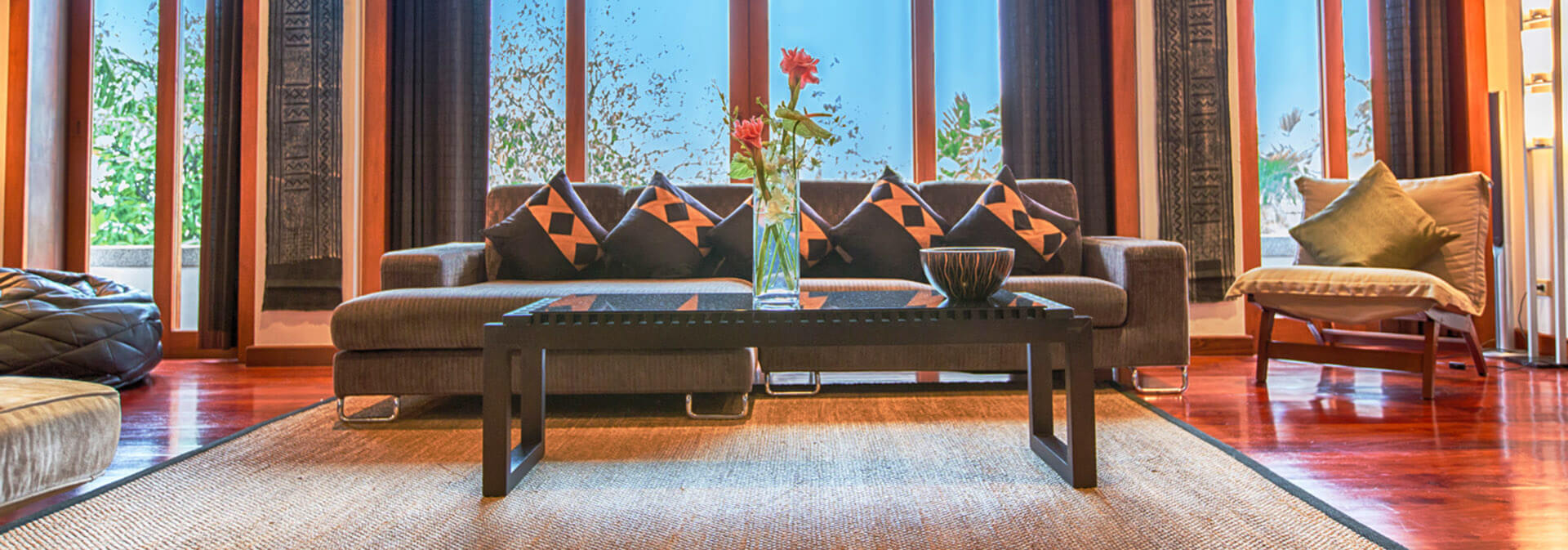 Baan Surin Sawan - Interior living room side view