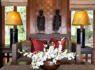 BE SURROUNDED BY UNIQUE WORKS OF ART